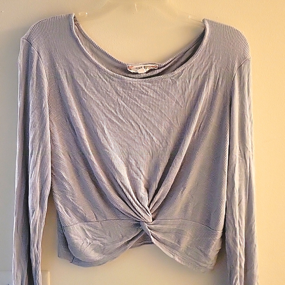 Womens medium Pink Rose knotted crop top